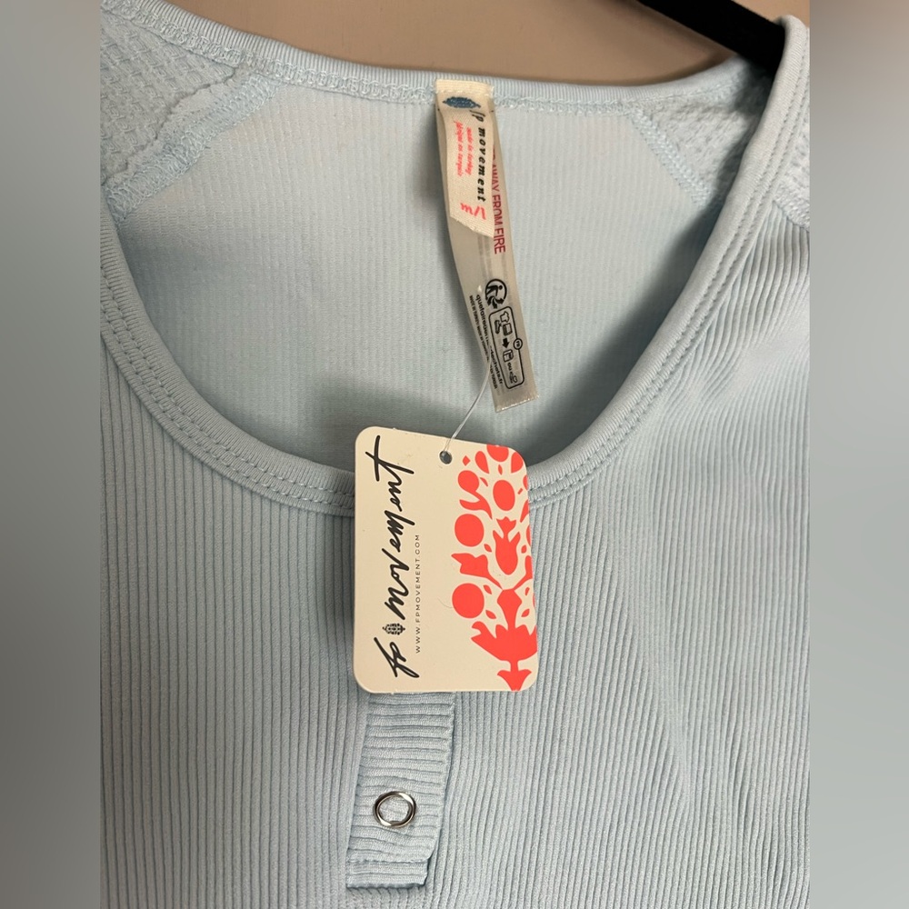 Free People Movement Bail Out Long Sleeve Layer in Light Blue NWT - Picture 5 of 6